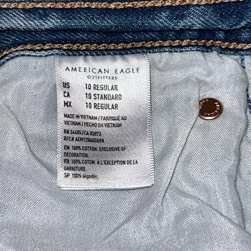 AMERICAN EAGLE 90’s Boyfriend Blue Jean Shorts Cutoffs, Size 10 - Picture 4 of 8